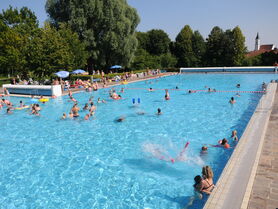 Sommerbad Thaining